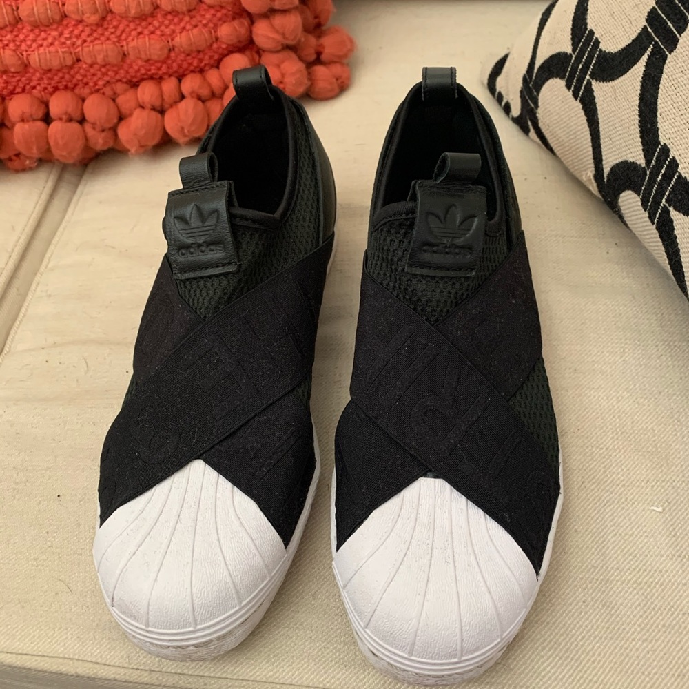 Adidas black slip on “original” style size 8